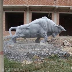 石雕牛廣場(chǎng)工廠(chǎng)大型開(kāi)荒牛石雕奮斗牛石頭生肖牛雕塑擺件廠(chǎng)家